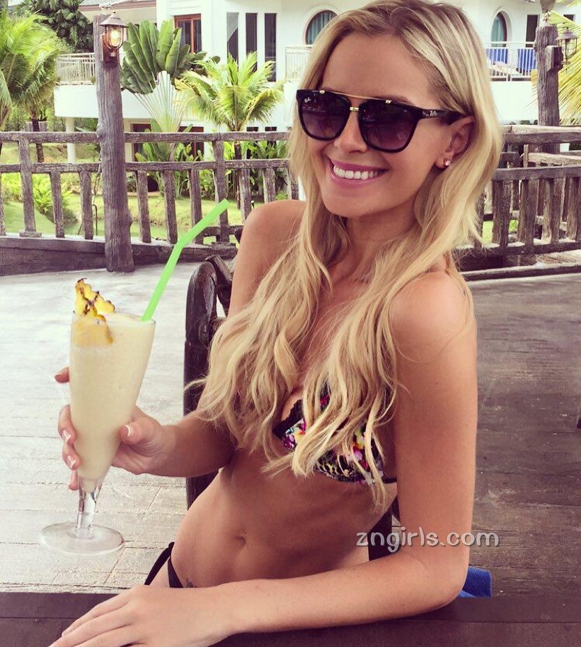 在都市夜色中，寻找那一抹复古的优雅0