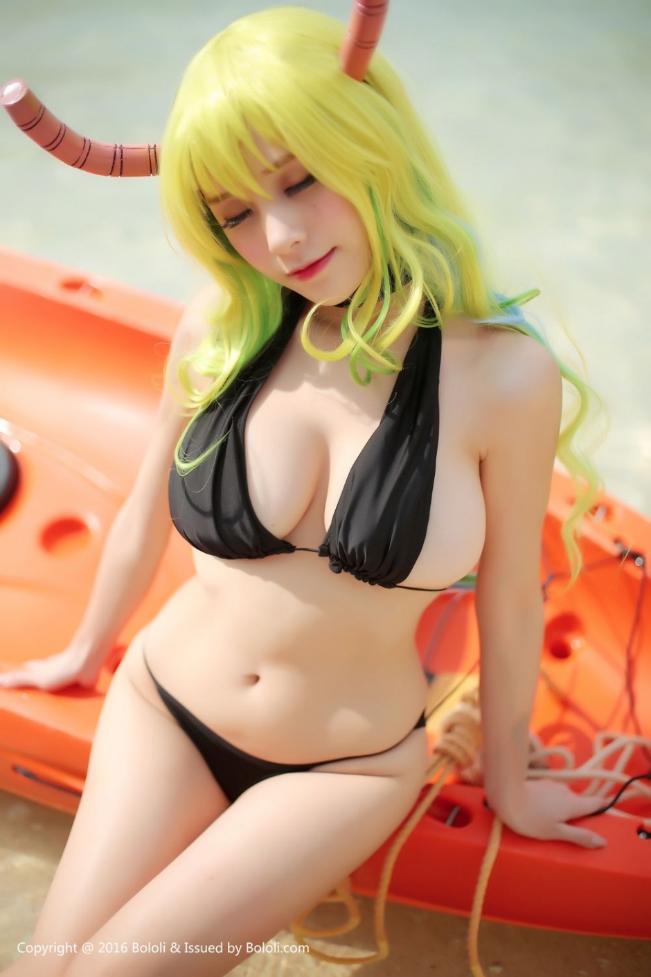 她用冷艳定义了另一种美